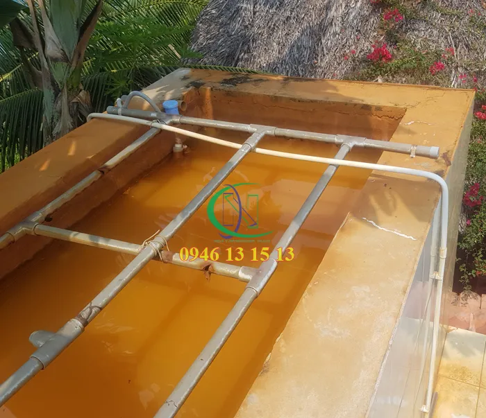 Bể lọc nước giếng khoan với các lớp vật liệu như sỏi và cát thạch anh cho hiệu quả khử phèn tối ưu