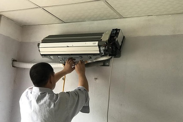 Cách Lắp Đặt Máy Lạnh 2 Cục Chuẩn Xác Từ A Đến Z