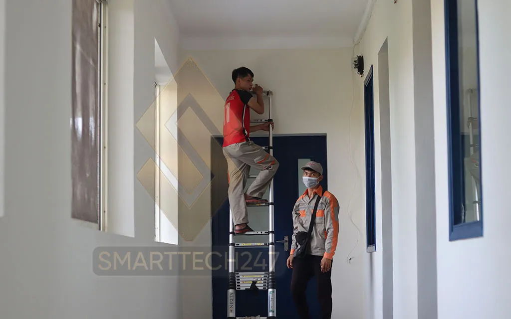 Điều chỉnh góc quay và vị trí lắp đặt camera để tối ưu tầm nhìn giám sát gia đình