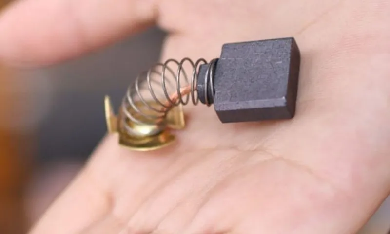 Ưu điểm của chổi than máy khoan – cấu tạo đơn giản, dễ điều khiển