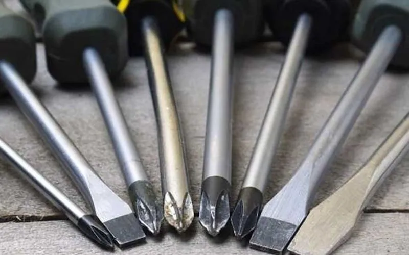 Chuẩn bị trước khi tháo máng nước máy lạnh Daikin