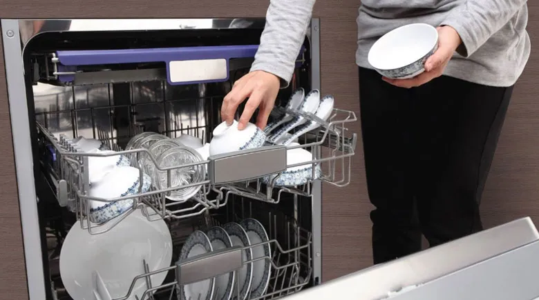 Hoàn tất quá trình lắp đặt máy rửa bát đúng cách