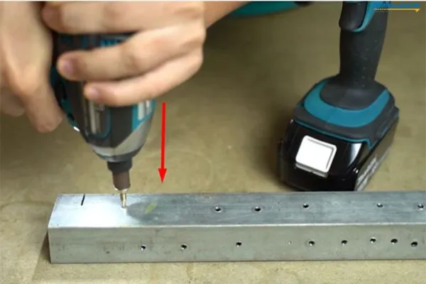 Cố định mũi vít và máy bắt vít 90 độ