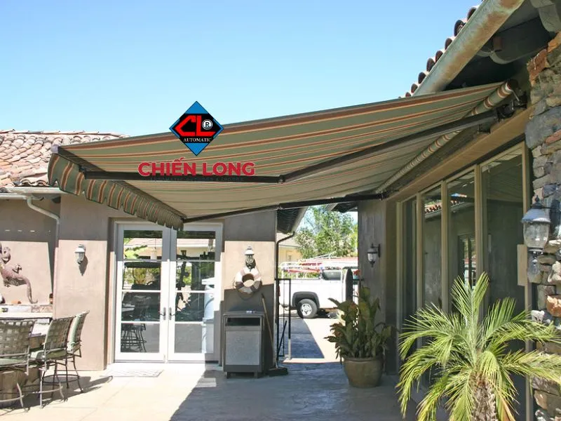 Giếng trời tự động với khung kim loại chắc chắn, đảm bảo an toàn và độ bền