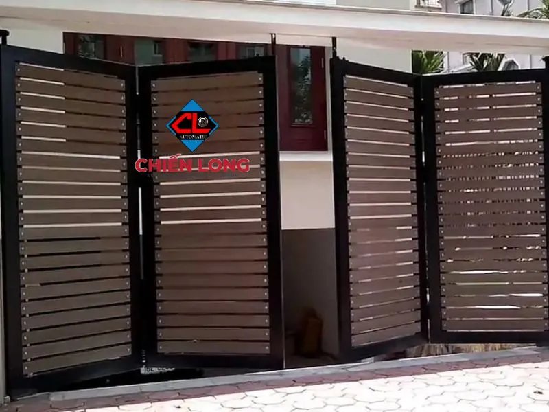 Cổng tự động âm sàn màu xám, tạo vẻ đẹp tối giản và hiện đại cho lối vào