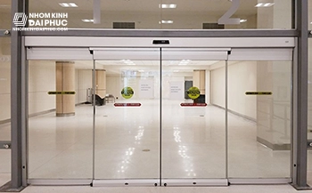 Lắp Đặt Cửa Kính Trượt Tự Động Toàn Diện Cho Công Trình Hiện Đại