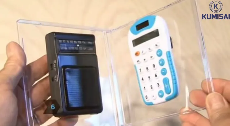 Cố định máy tính vào mặt còn lại của hộp đĩa CD để chế máy dò