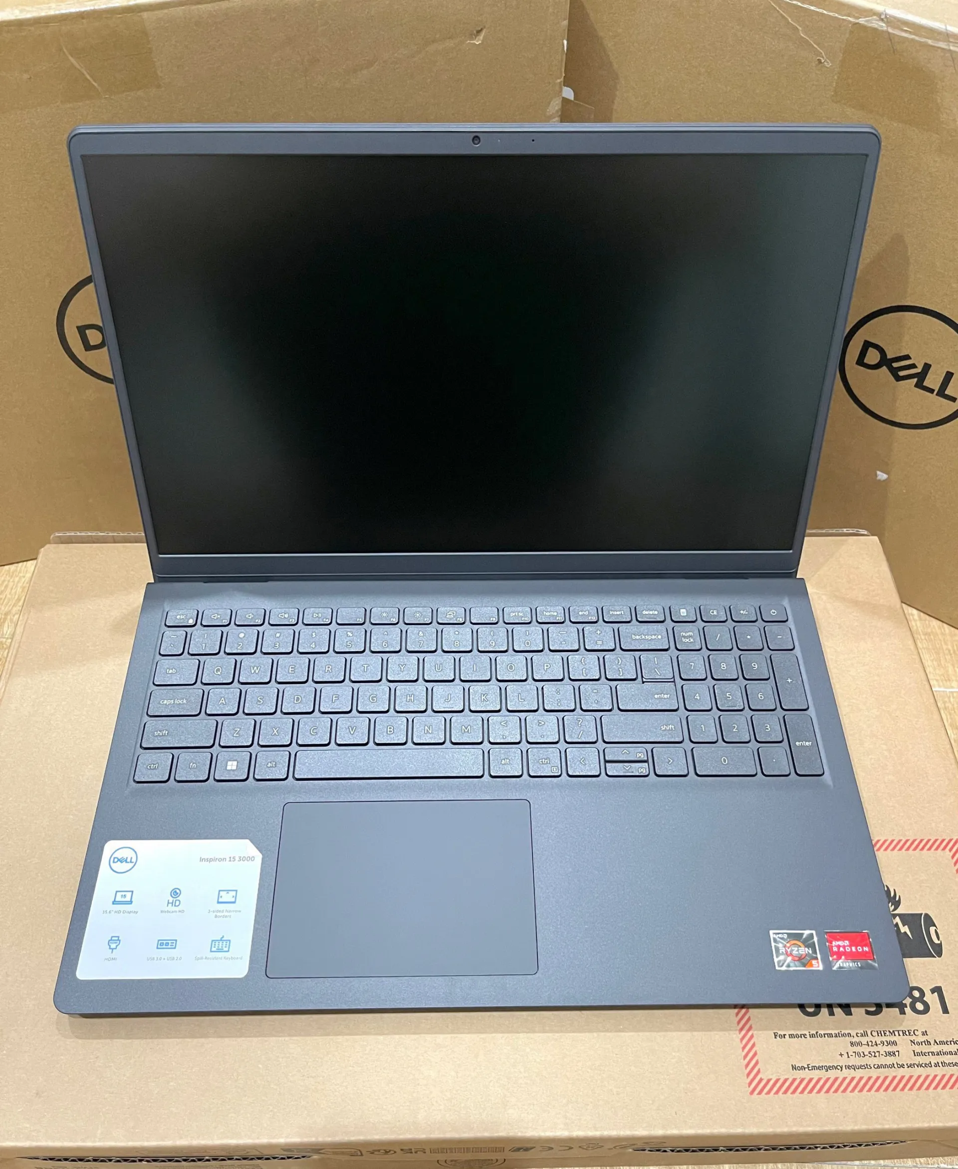 Mẫu laptop Dell Inspiron 15 3515 màu đen, minh họa việc bảo quản và sử dụng máy tính Dell Win 10