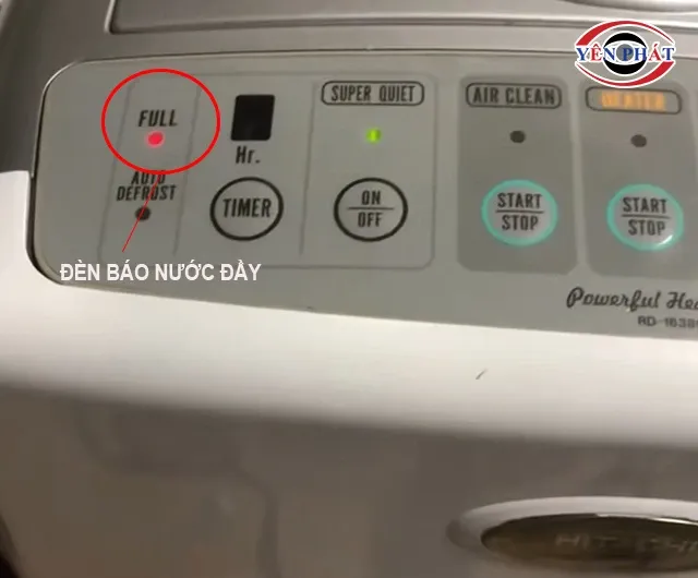 Đèn báo hiệu bình chứa nước đã đầy trên máy hút ẩm Hitachi