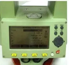 Giao diện màn hình cân bằng và đo đạc trên máy toàn đạc Leica TC407, minh họa quy trình điều chỉnh máy Leica để đạt độ chính xác.