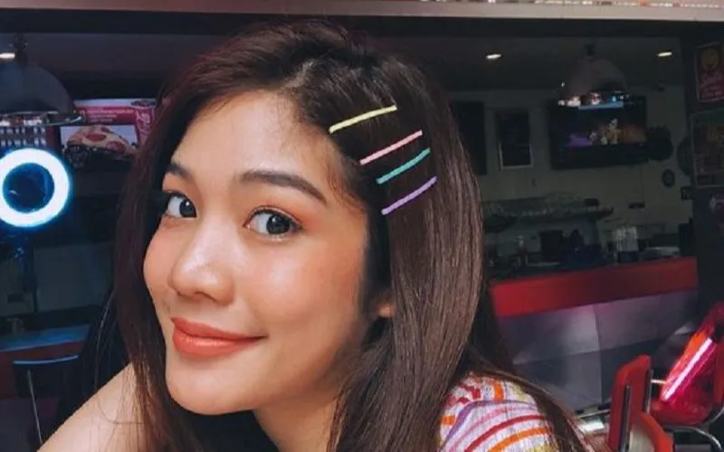 Dùng kẹp tóc mái bị hỏng