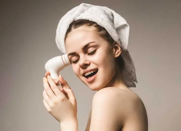 Khuyến nghị sử dụng máy rửa mặt cá nhân để tránh lây lan vi khuẩn và bảo vệ sức khỏe làn da.