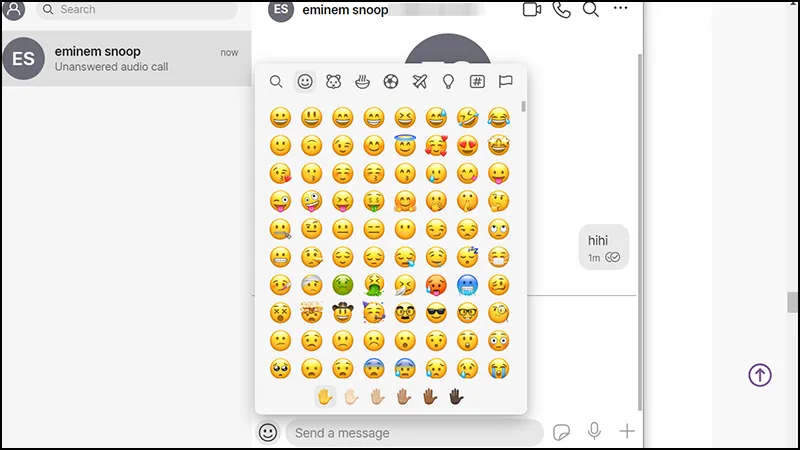 Các tùy chọn gửi tệp đính kèm và biểu tượng cảm xúc trên máy nhắn tin Signal desktop.
