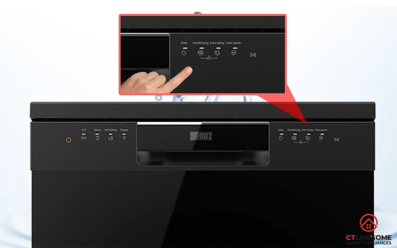 Lựa chọn chương trình rửa trên bảng điều khiển máy rửa bát Eurosun