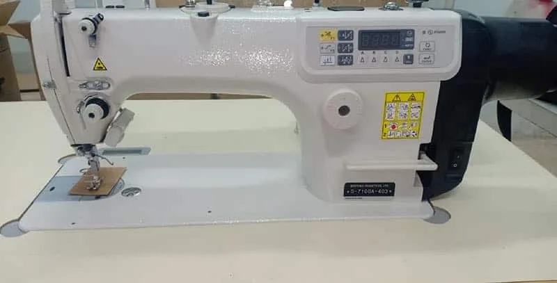 Giá của máy may công nghiệp điện tử cao hơn nhiều so với máy may cơ