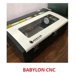 Hệ thống điều khiển máy khắc laser chuẩn bị vận hành