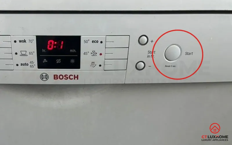 Khởi động chu trình rửa của máy rửa bát Bosch Serie 2