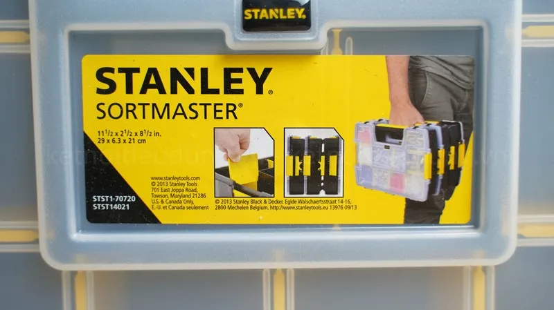 hộp nhựa đựng ốc vít Stanley STST14021-8 kích thước nhỏ gọn, dễ dàng vận chuyển
