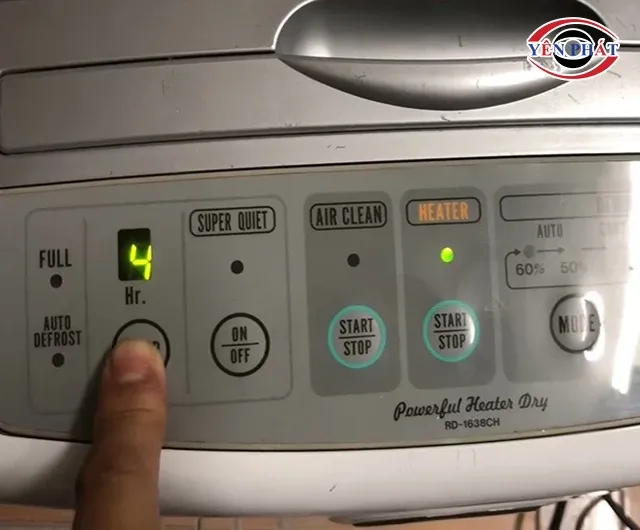 Cài đặt tính năng hẹn giờ trên bảng điều khiển máy hút ẩm Hitachi