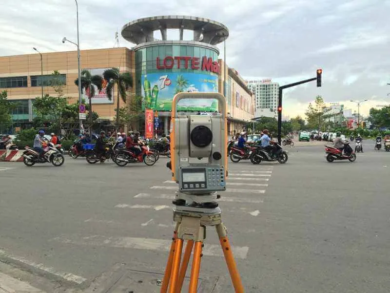 Hình ảnh máy đo diện tích đất GPS hiện đại giúp việc đo đạc trở nên dễ dàng và chính xác.