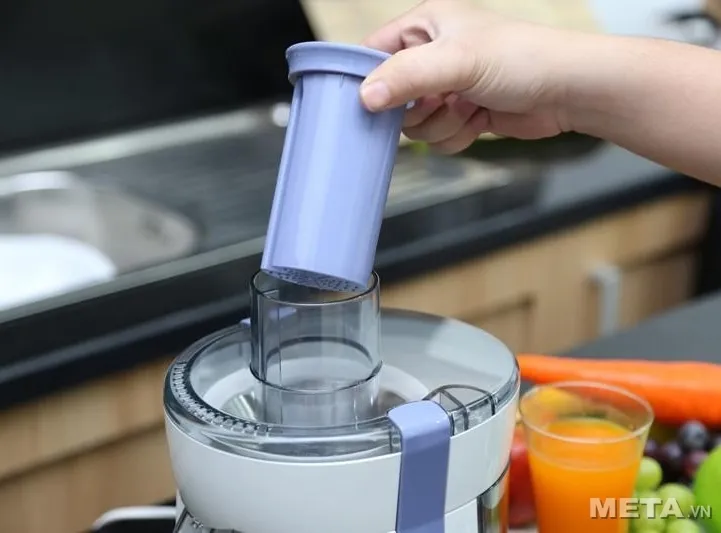 Hướng dẫn vệ sinh và lắp đặt các bộ phận máy ép trái cây Philips HR1811 trước khi sử dụng