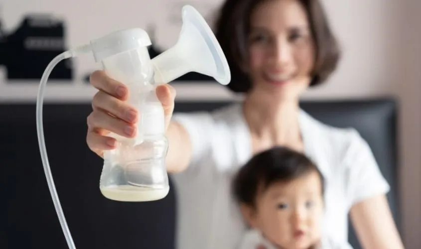 Chọn tư thế ngồi thoải mái khi hút sữa Gluck để tối ưu hiệu quả