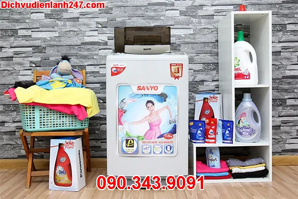 Bảng điều khiển máy giặt Sanyo cửa trên với các tùy chọn chương trình