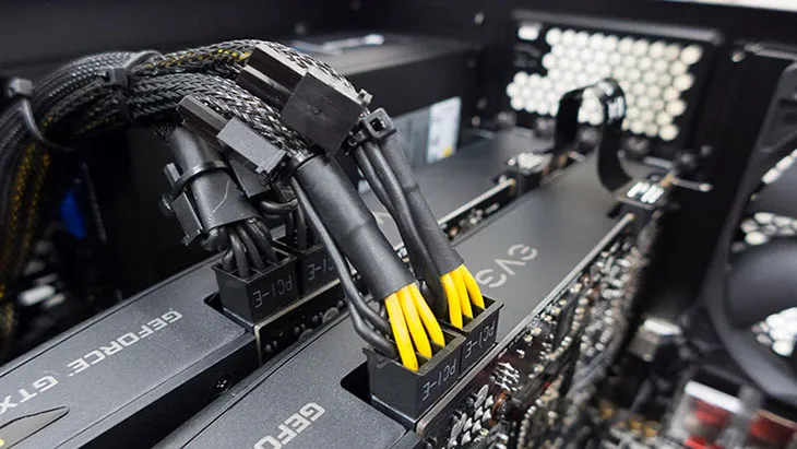 Lắp nguồn phụ PCIe cho card đồ họa (VGA) từ bộ nguồn, cần thiết cho các card mạnh mẽ