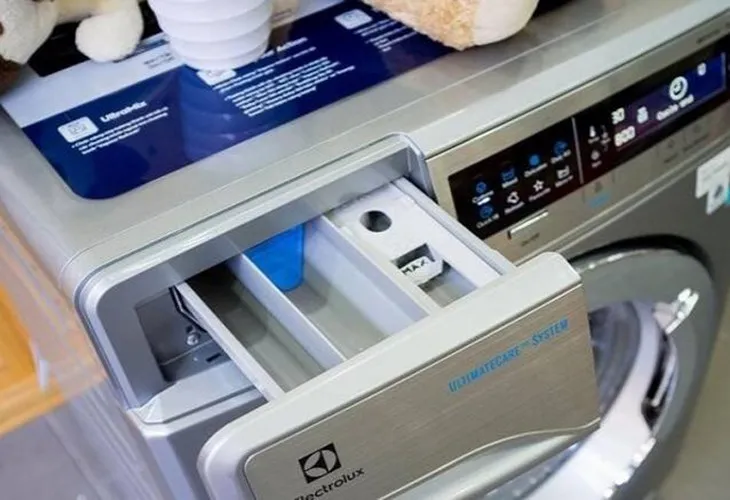 Sử dụng nước giặt chuyên dụng cho máy giặt Electrolux 6.5kg để tránh hư hỏng