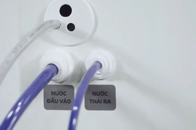 Máy lọc nước RO nóng nguội lạnh Kangaroo KG10A3 10 lõi, là một ví dụ về cách sử dụng máy lọc nước Kangaroo KG10A3