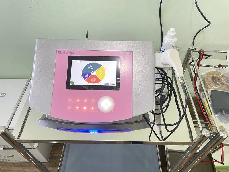 Quy trình hướng dẫn chi tiết cách sử dụng máy siêu âm điều trị vật lý trị liệu an toàn và hiệu quả theo từng bước.