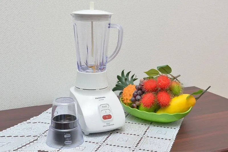 Máy xay sinh tố đa năng Panasonic MX-900MW, đại diện cho dòng sản phẩm bền bỉ, củng cố tầm quan trọng của việc bảo dưỡng định kỳ và sử dụng đúng cách để duy trì hiệu suất.