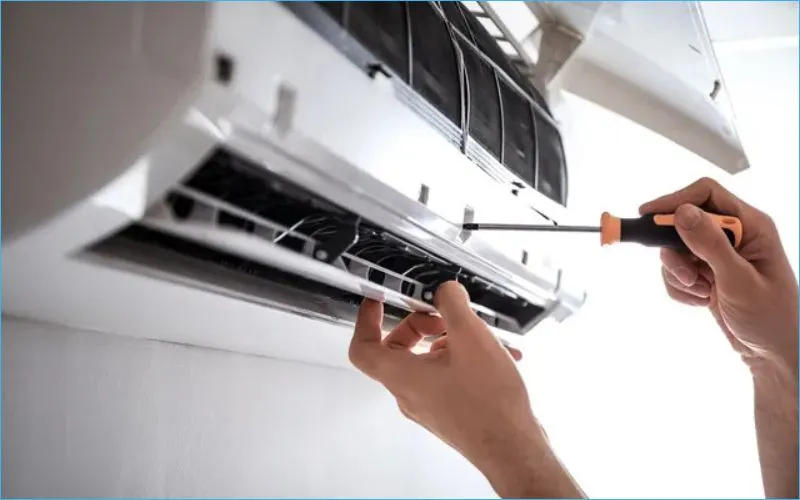 Nguyên nhân và cách khắc phục máy lạnh Daikin bật nhưng không mát, dù đã biết cách mở máy lạnh Daikin.