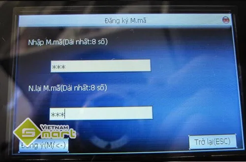 Nhập mật mã cho nhân viên trên máy chấm công Ronald Jack