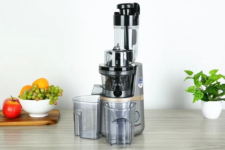 Máy ép hoa quả chậm trục đứng BlueStone SJB-6558 với thiết kế gọn gàng, phù hợp không gian bếp hiện đại