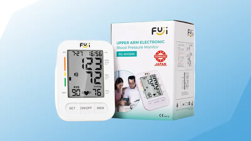 Máy đo huyết áp bắp tay Fuji PG-800B18 hiển thị kết quả đo lường, minh họa cách sử dụng máy đo huyết áp bắp tay