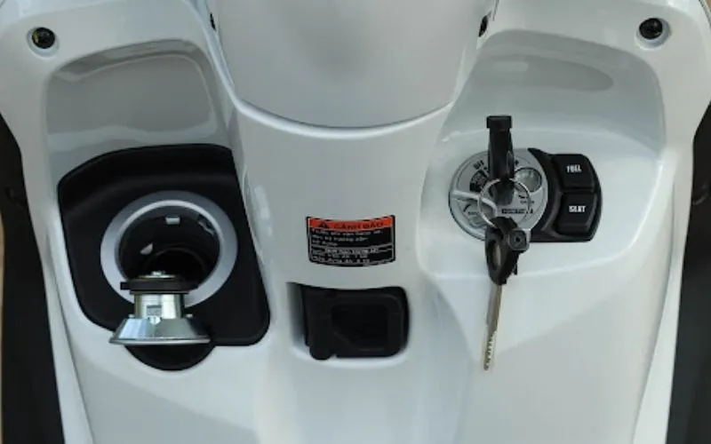 Cấu Tạo Cụm Khóa Đa Năng Trên Xe Máy Nozza: Hướng Dẫn Cách Mở Khóa