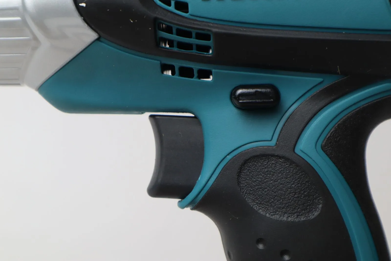 Mua máy vặn vít Makita TD0101F chính hãng