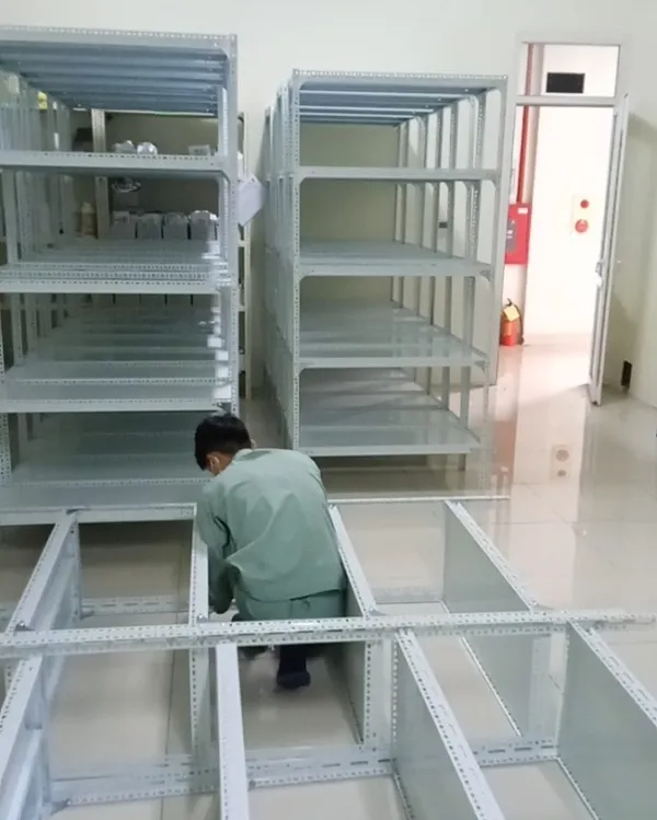 Mẫu kệ sắt tự lắp ráp đa năng tối ưu không gian lưu trữ hiệu quả