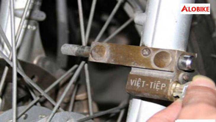 Cách Mở Khóa Cang Xe Máy Bị Kẹt An Toàn Và Hiệu Quả Cách Mở Khóa Cang Xe Máy Bị Kẹt An Toàn Và Hiệu Quả