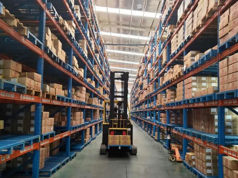 Hình ảnh kho bulong, ốc vít được sắp xếp khoa học