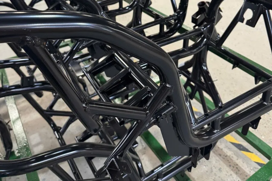 Khung xe Dat Bike sử dụng thép STKM 18A cao cấp, hàn bằng robot