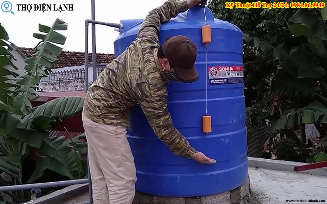 Kiểm tra hệ thống phao điện và máy bơm