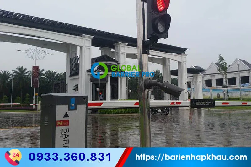 Hình ảnh thực tế dự án lắp đặt barrier tự động Malaysia tại cổng kiểm soát