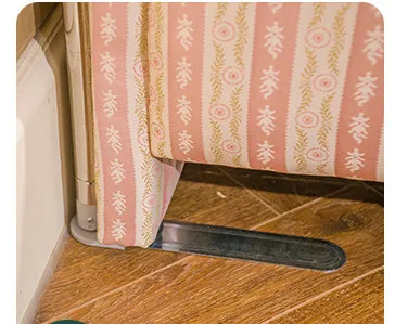 Quy trình đặt và cố định khung màn không khoan tường vào cạnh giường một cách chắc chắn