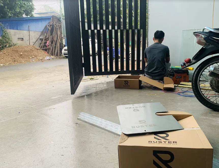 Kiểm tra vị trí lắp đặt motor cổng tự động đóng