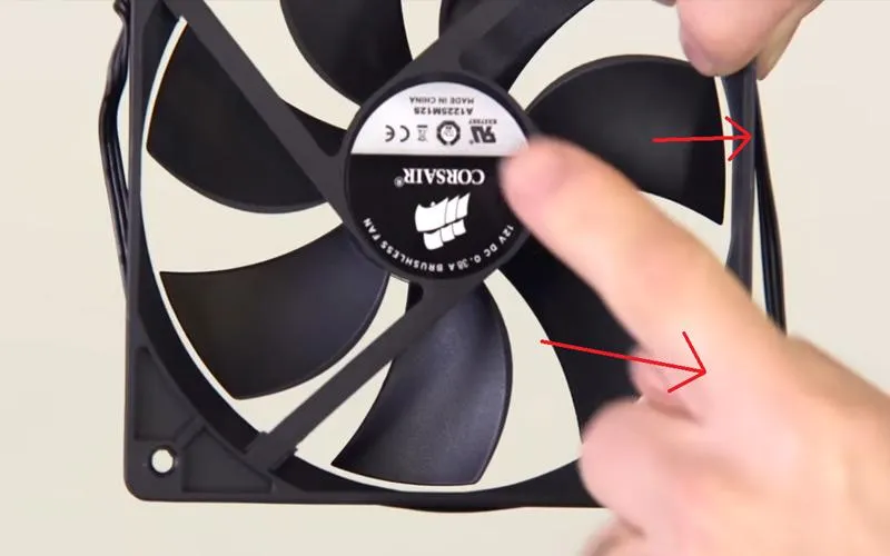 Kiểm tra và xác định hướng thổi của quạt tản nhiệt máy tính