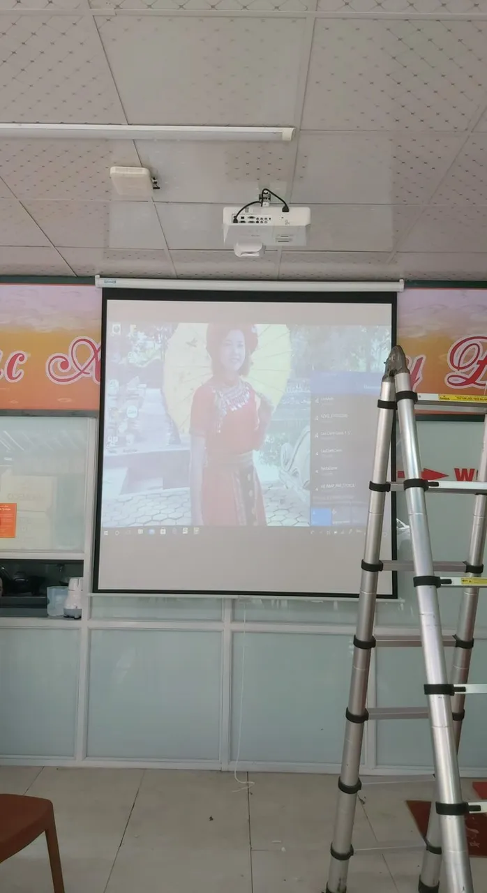 Cách Lắp Máy Chiếu: Hướng Dẫn Toàn Diện Từ A-Z Tại Nhà