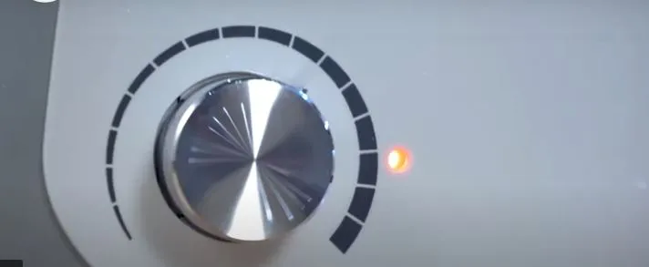 Hướng dẫn cách sử dụng máy phun sương: bật nguồn và điều chỉnh mức độ phun