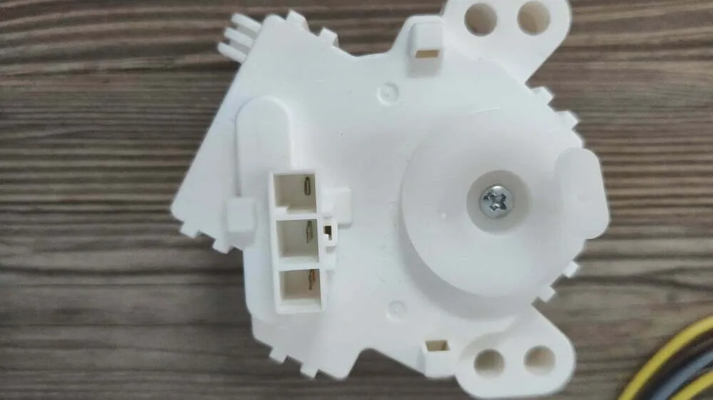 Motor van xả máy giặt Toshiba bị hỏng có thể là nguyên nhân chính gây lỗi E6 và cần được kiểm tra